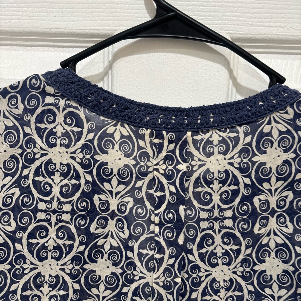 Anthropologie
Maeve Abella Pintuck Blue
Print Blouse - Picture 8 of 8